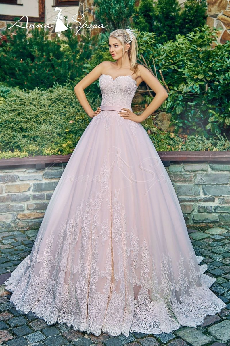 свадебное платье розового цвета